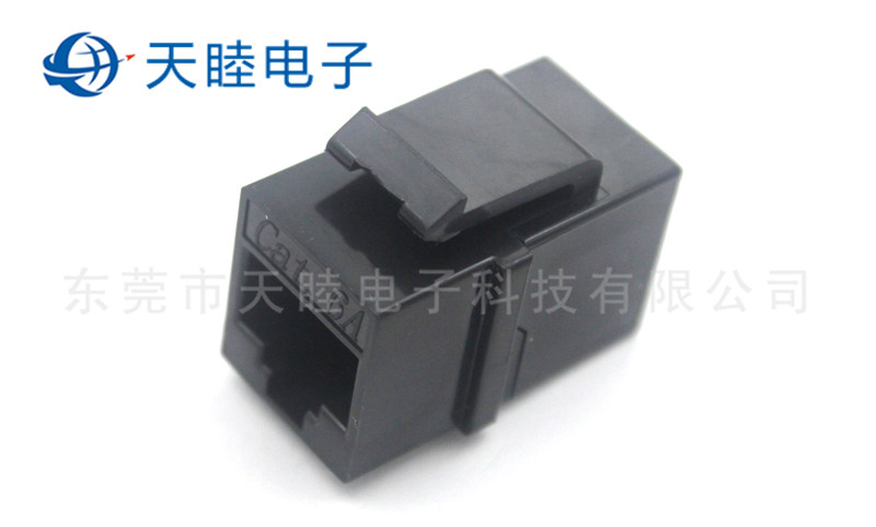 RJ45網(wǎng)絡(luò)連接器高清圖片